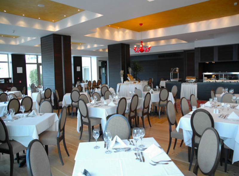 Ionian Blue, Restaurant