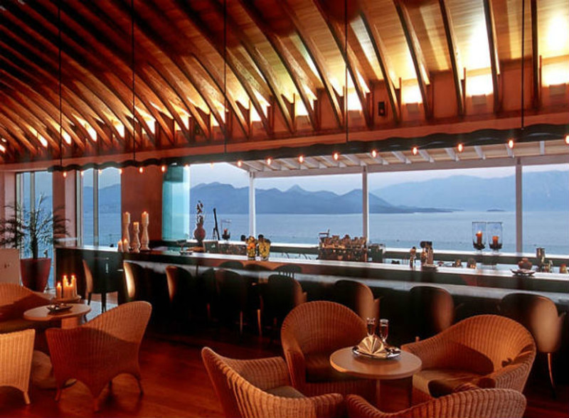 Ionian Blue, Bar