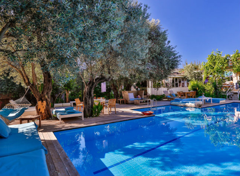 Oyster Residence Hotel, Main