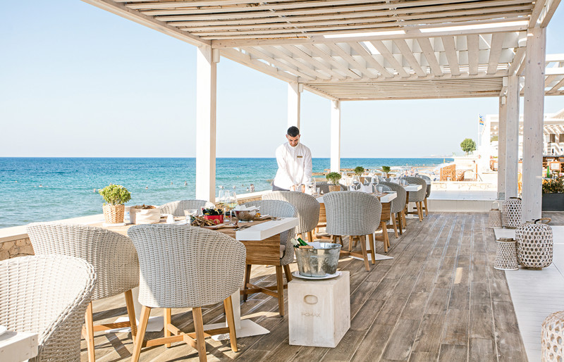 White Palace. Tavernaki Restaurant