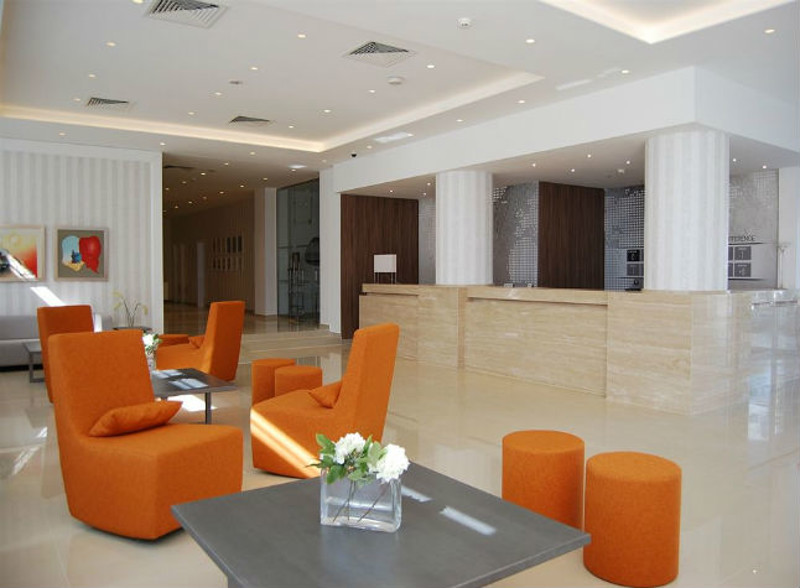 Nestor Hotel, Reception
