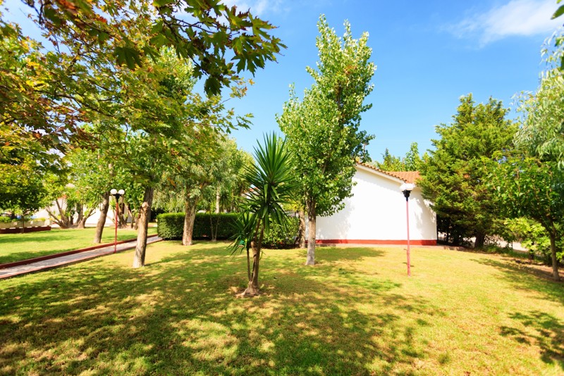 Alykes Park Bungalows & Apts. Park 2