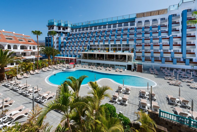 Paradise Park Fun Lifestyle Hotel Pool1