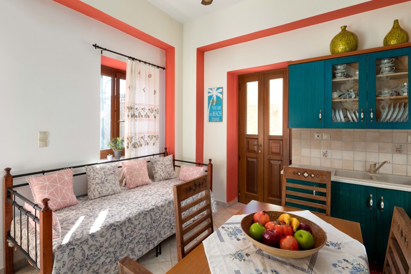 Villa Lola. Kitchenette and living area