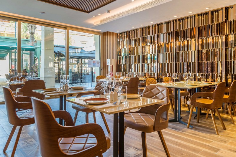Leonardo Boutique Hotel. Cafe.