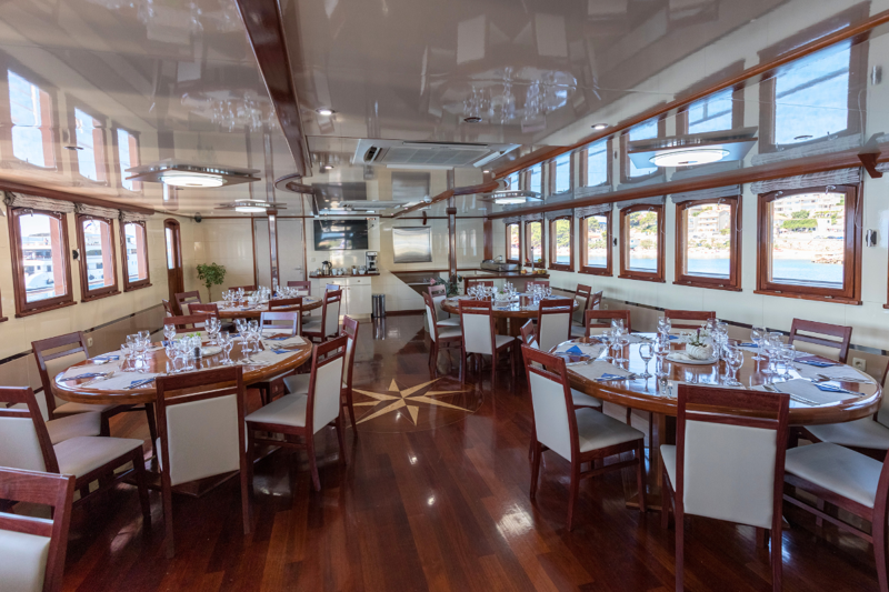 Diamond cruise - Dining area