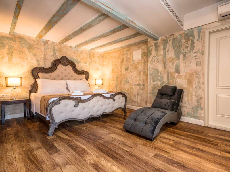 Grand Luxury Suite Bedroom at Plaza Marchi