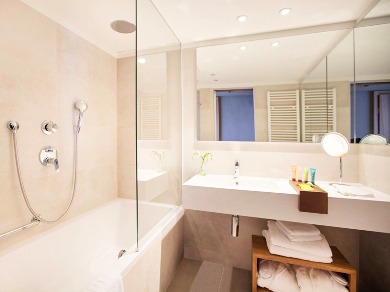 Executive Room Bathroom at Hotel Dubrovnik Palace